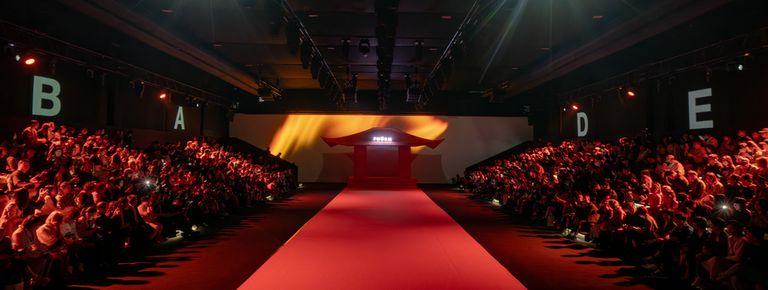 2024春夏时尚大片_春夏服装大片_2022春夏大秀