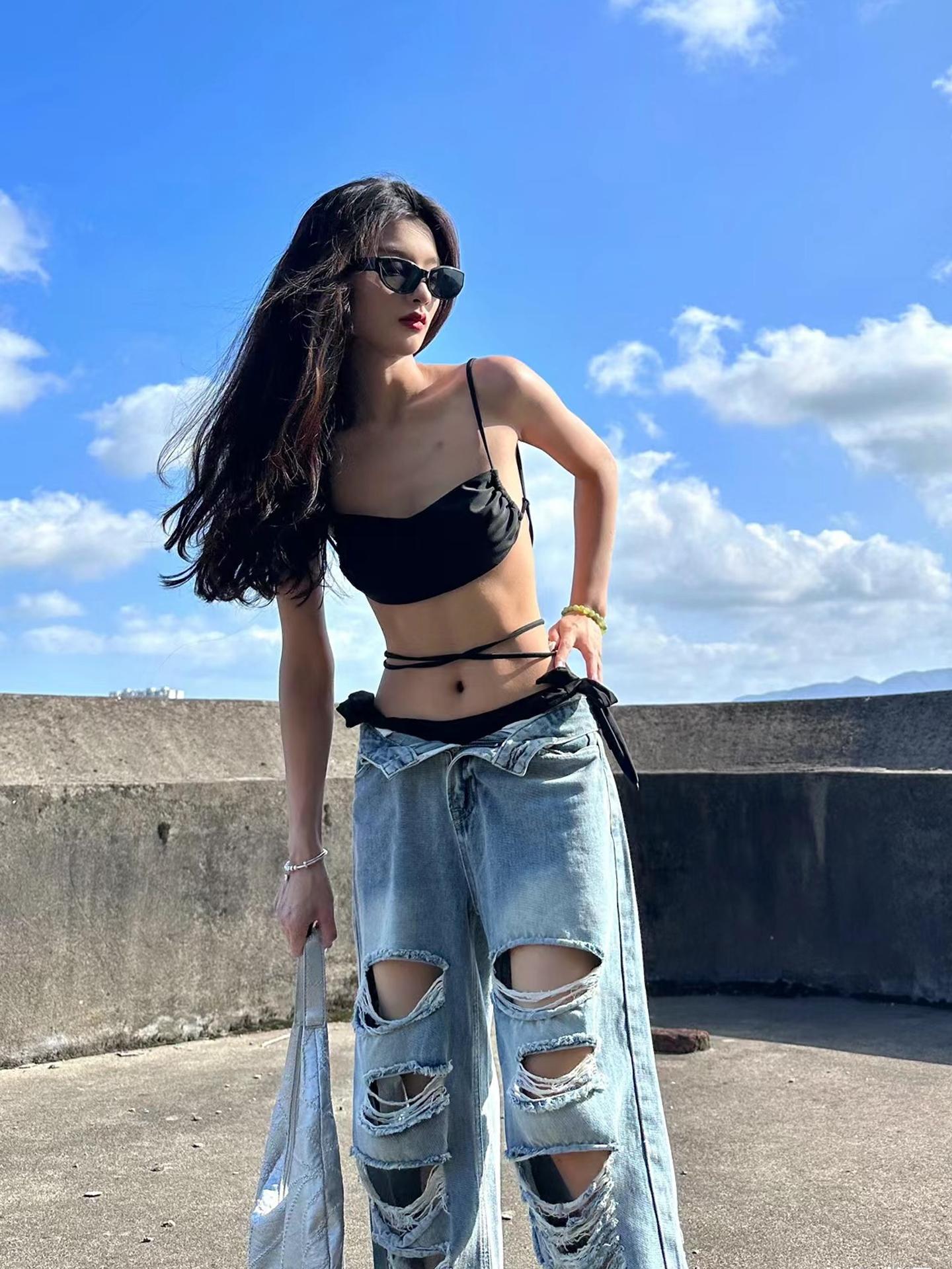 时尚女人穿搭_穿着时尚的女生给人什么感觉_穿着最时尚的女人