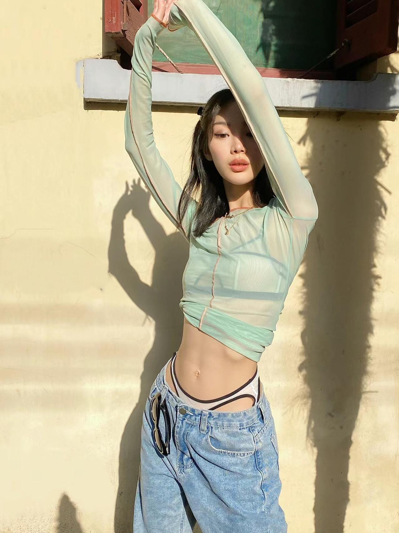 穿着最时尚的女人_穿着时尚的女生给人什么感觉_时尚女人穿搭