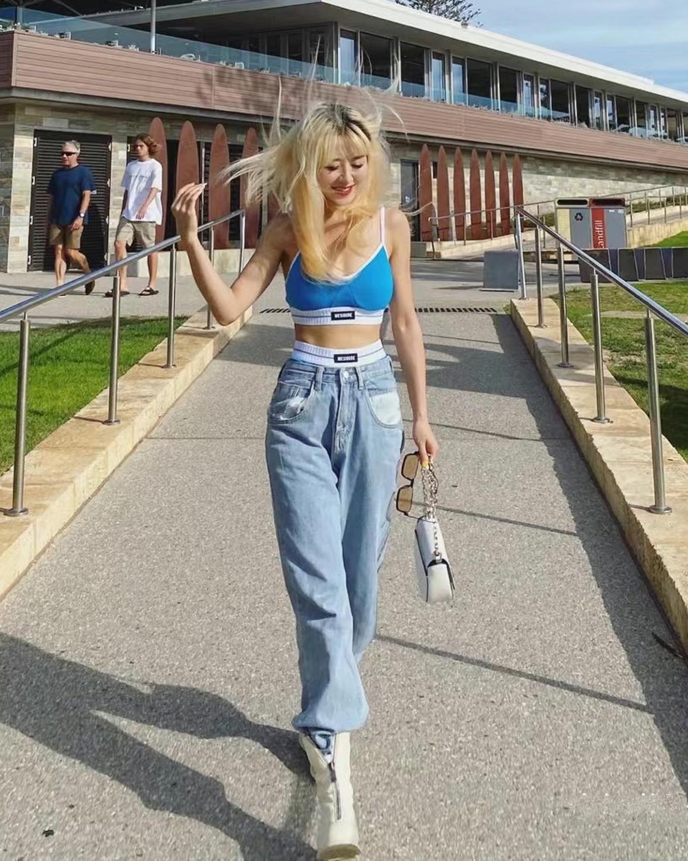 穿着时尚的女生给人什么感觉_时尚女人穿搭_穿着最时尚的女人