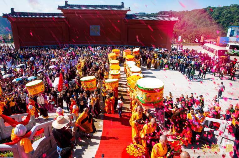 重庆金佛山的佛_重庆金佛山旅游攻略_重庆金佛山避暑游