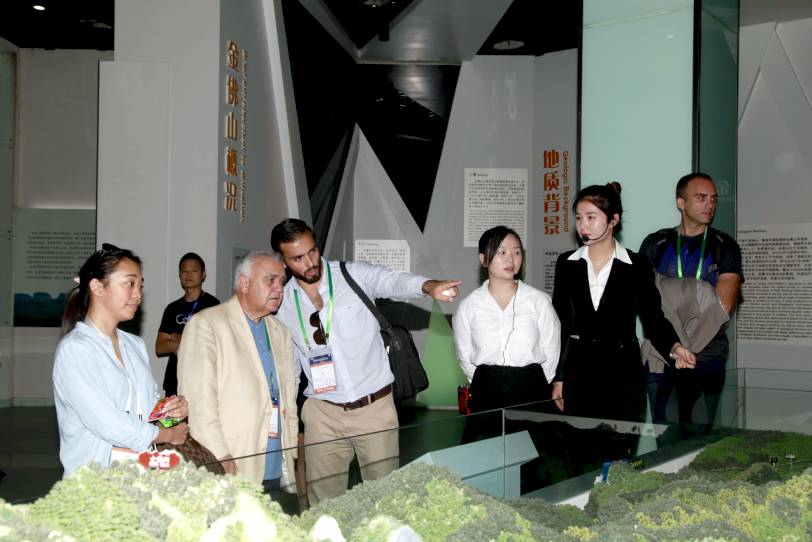 重庆金佛山的佛_重庆金佛山旅游攻略_重庆金佛山避暑游