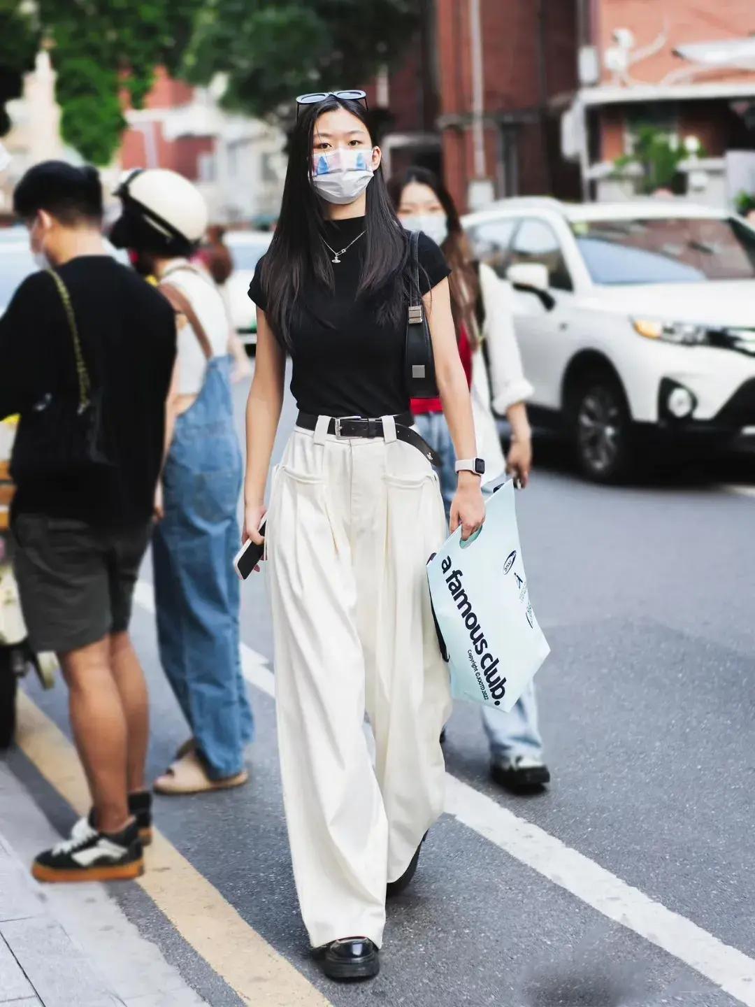 穿着时尚的女人的心态_穿着时尚的女生_穿着最时尚的女人