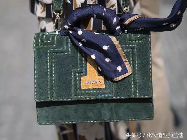 丝巾时尚_时尚丝巾图片_时尚丝巾品牌