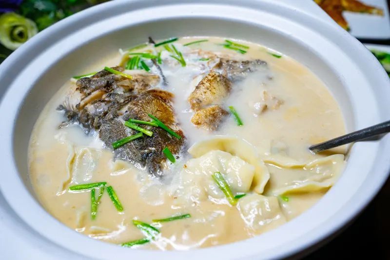 鞠婧祎红色嫁衣_lm13700是什么芯片_新余仙女湖旅游攻略