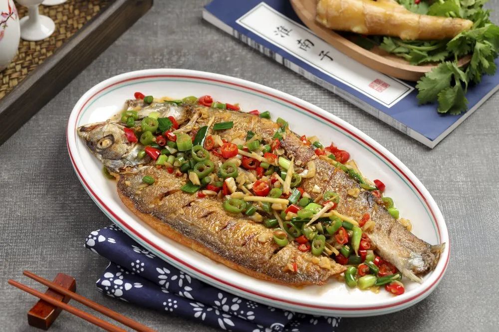 鞠婧祎红色嫁衣_lm13700是什么芯片_新余仙女湖旅游攻略