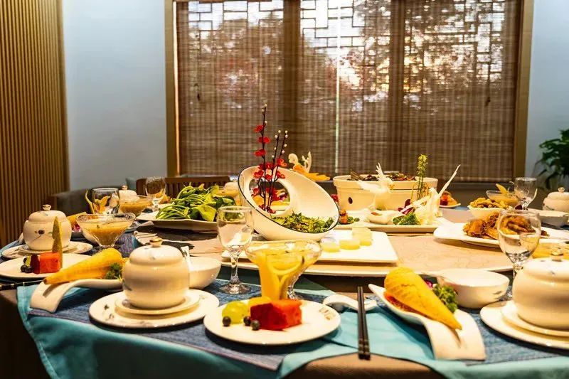 鞠婧祎红色嫁衣_lm13700是什么芯片_新余仙女湖旅游攻略