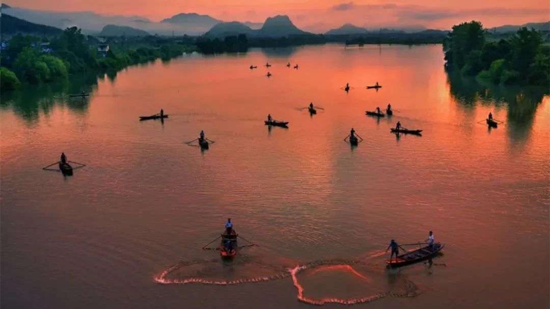 鞠婧祎红色嫁衣_lm13700是什么芯片_新余仙女湖旅游攻略