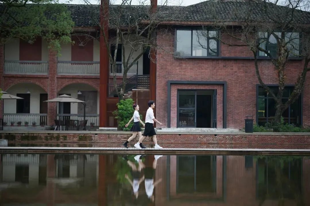 新余仙女湖旅游攻略_鞠婧祎红色嫁衣_lm13700是什么芯片