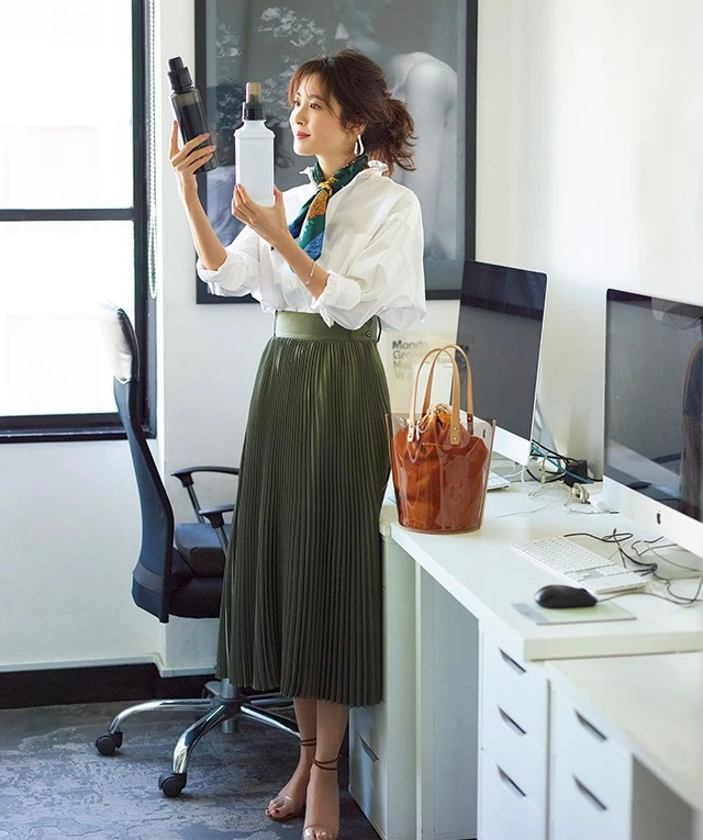 时尚丝巾图片_时尚丝巾蒙面_丝巾时尚