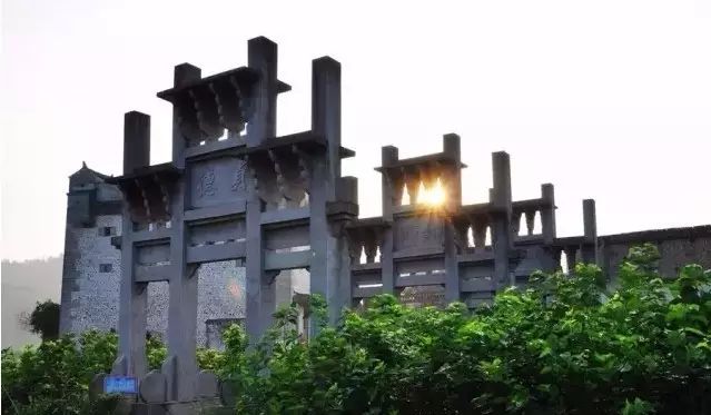 始兴深渡水旅游攻略_始兴深渡水生态旅游区门票_始兴深渡水火坑图片