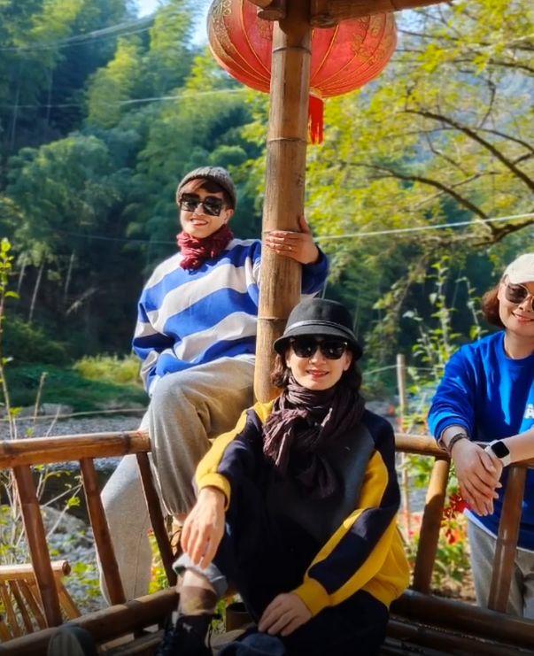 丝巾时尚-时尚丝巾百变结艺