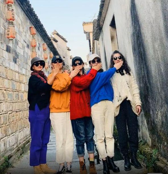 时尚丝巾百变结艺_丝巾时尚_时尚丝巾搭配