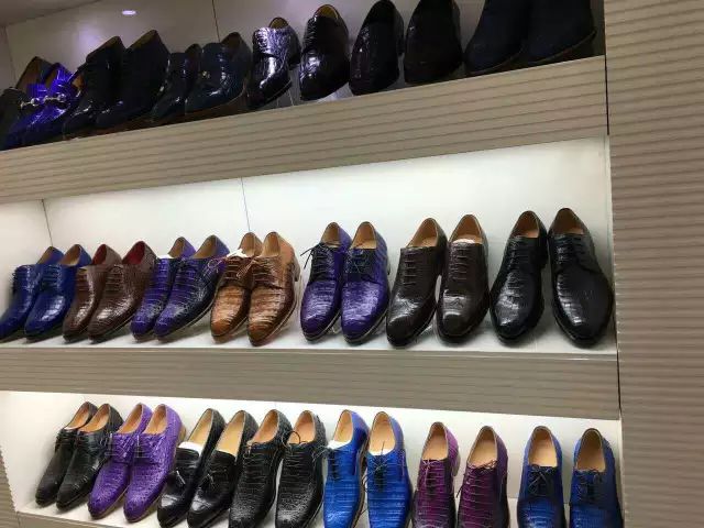 单粒扣西装时尚搭配-西装配什么扣子(图15) 西装一粒扣子的正确扣法_西装配什么扣子_单粒扣西装时尚搭配