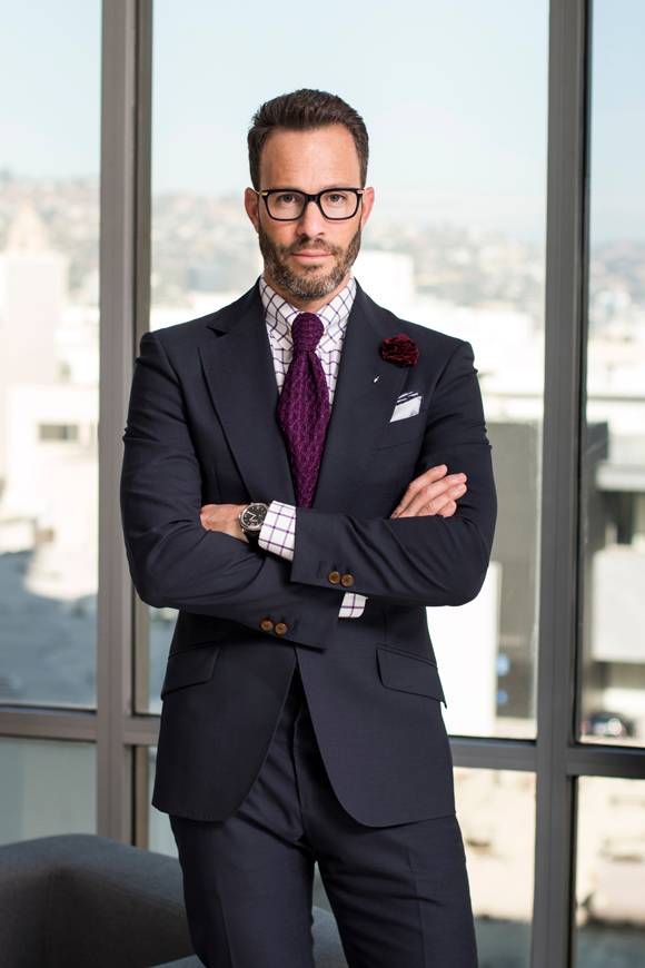 单粒扣西装时尚搭配-西装配什么扣子(图2) 西装一粒扣子的正确扣法_西装配什么扣子_单粒扣西装时尚搭配