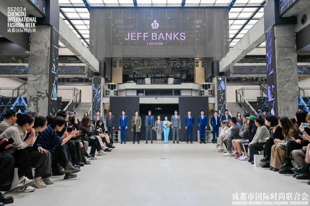 瑞丽时尚论坛-瑞丽时装杂志图片大全(图22) 瑞丽时装杂志_瑞丽时尚论坛_瑞丽时装杂志图片大全