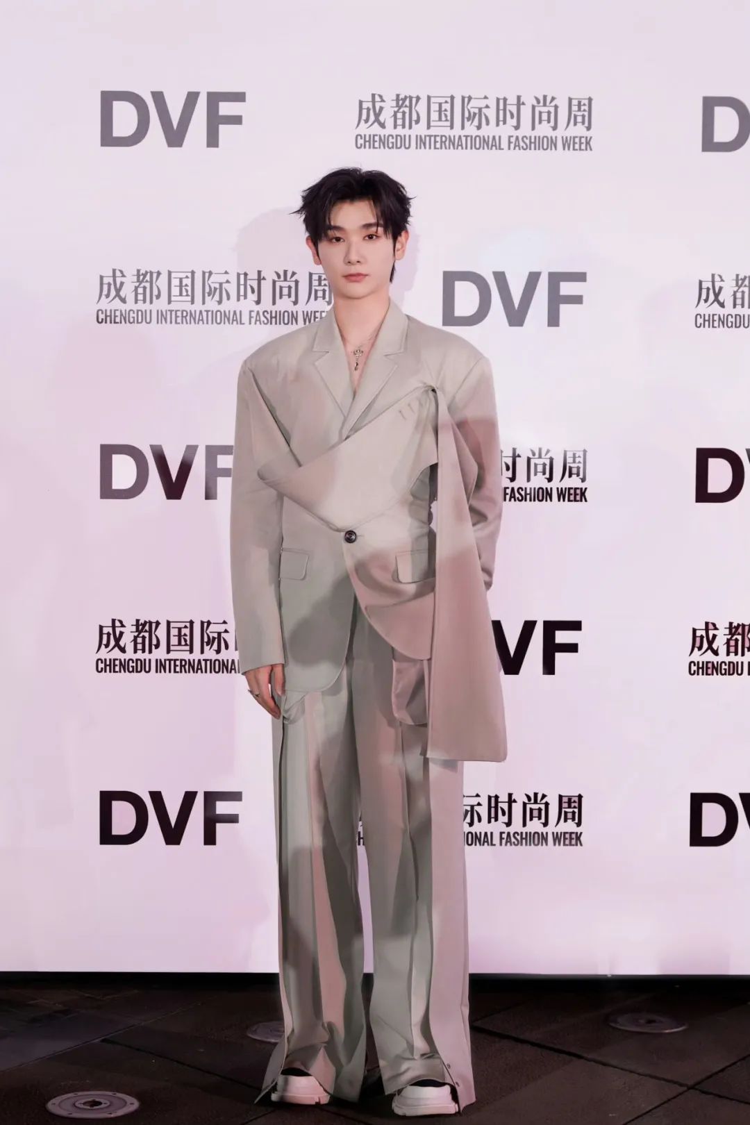 瑞丽时尚论坛-瑞丽时装杂志图片大全(图10) 瑞丽时装杂志图片大全_瑞丽时尚论坛_瑞丽时装杂志