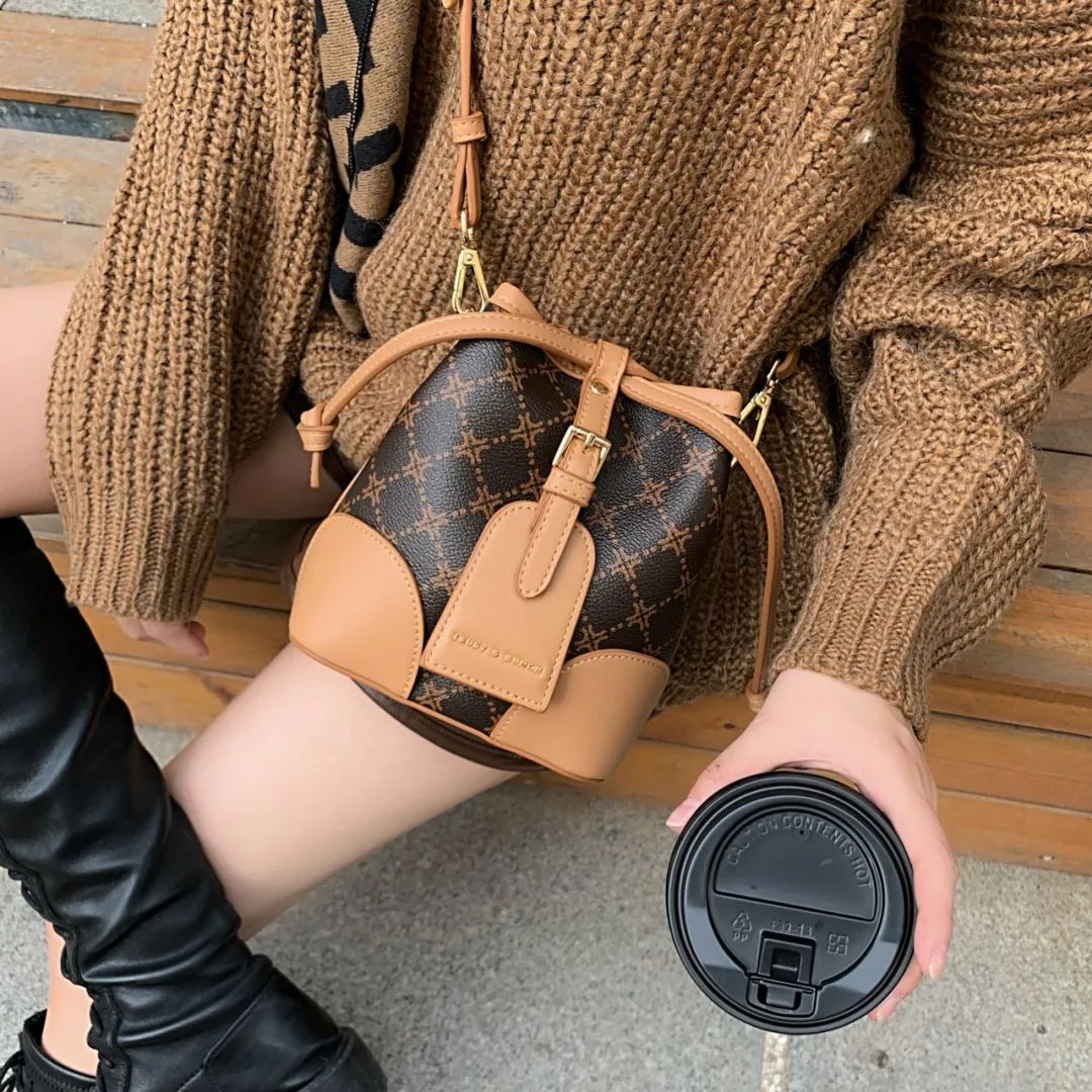 时尚女包品牌加盟-加盟时尚女包品牌怎么样(图10) 时尚女包品牌加盟_加盟时尚女包品牌怎么样_加盟时尚女包品牌排行榜