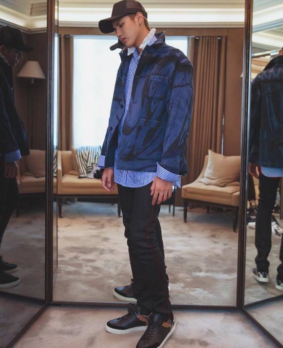 红裤子搭配时尚图片-搭配时尚裤子图片红色大衣(图12) 搭配时尚裤子图片红色_搭配时尚裤子图片红色大衣_红裤子搭配时尚图片