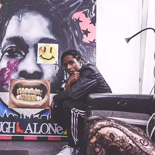 红裤子搭配时尚图片-搭配时尚裤子图片红色大衣(图27) 搭配时尚裤子图片红色大衣_搭配时尚裤子图片红色_红裤子搭配时尚图片