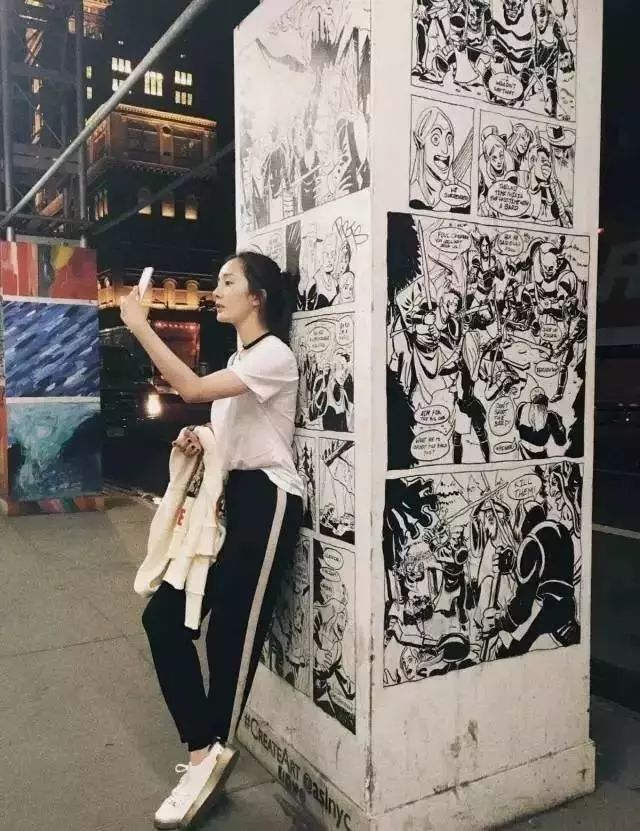 红裤子搭配时尚图片-搭配时尚裤子图片红色大衣(图49) 搭配时尚裤子图片红色大衣_搭配时尚裤子图片红色_红裤子搭配时尚图片