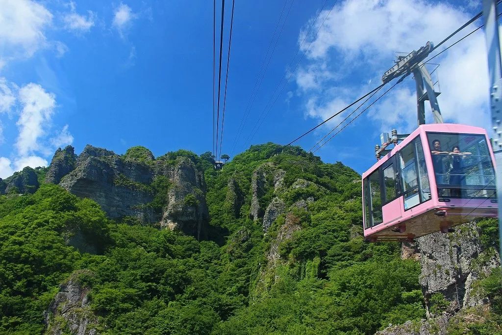 时尚魔女冬图片-魔女时装(图98) 魔女服装素材_魔女时装_时尚魔女冬图片