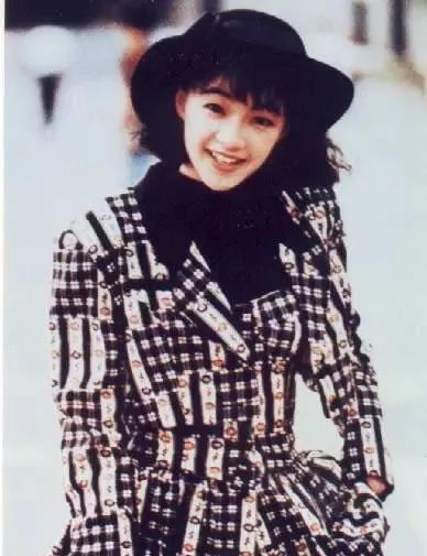 时尚偶像的诞生_偶像时尚年代排名_80年代的时尚偶像