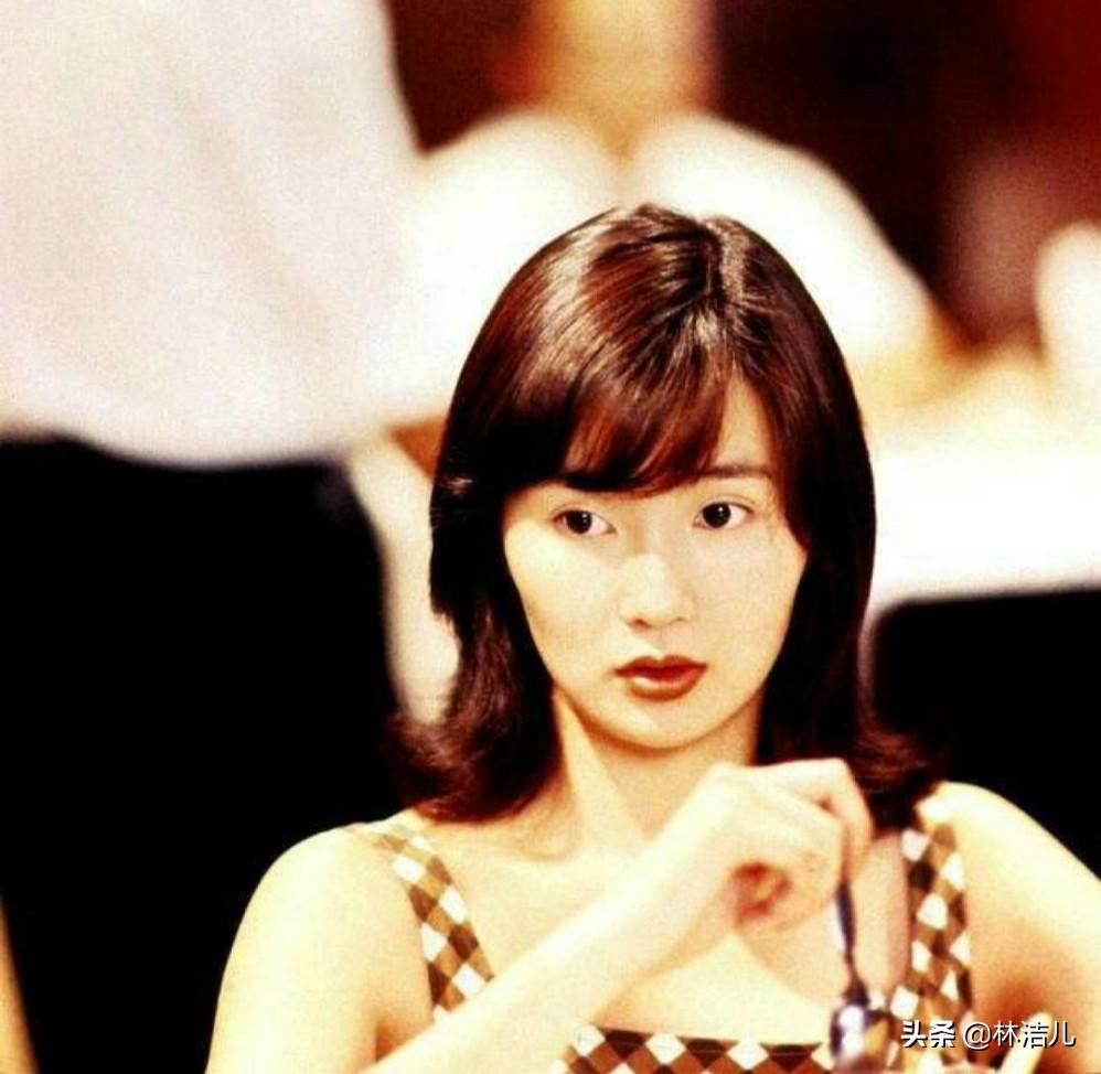 口红款式图_口红时尚图片大全_口红时尚图片