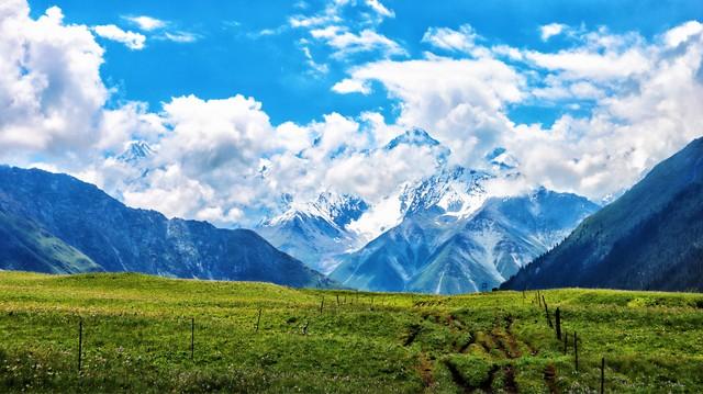 新疆伊犁旅游攻略_新疆伊犁旅游攻略必玩的景点_新疆伊犁旅游线路