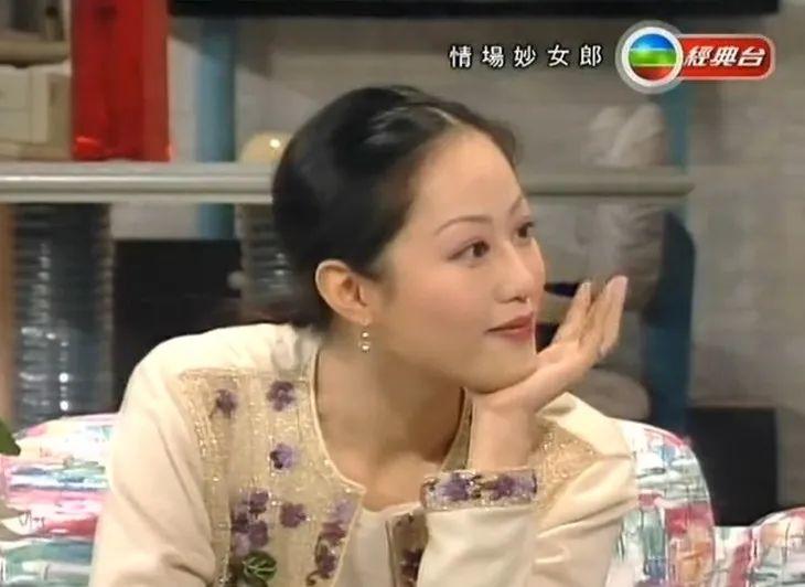 口红时尚图片_口红款式图_口红时尚图片素材