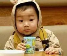 口红时尚图片高清_口红时尚图片素材_口红时尚图片