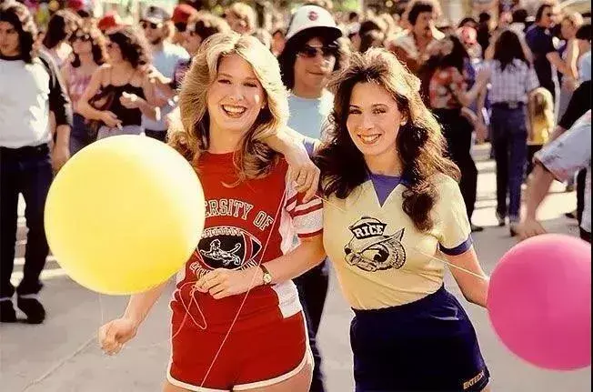 时尚年代女装官网_70年代的时尚_时尚年代盘点