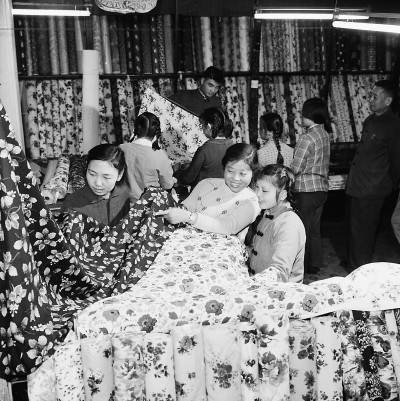 70年代的时尚_时尚年代品牌_时尚年代盘点