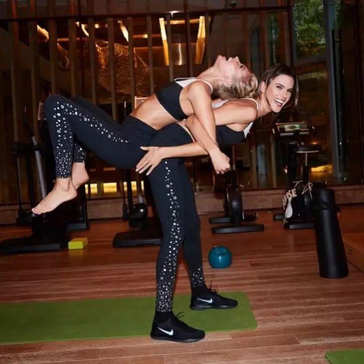 巴西时尚电视内衣秀6_巴西时尚电视内衣秀6_巴西时尚电视内衣秀6