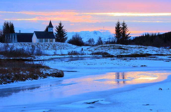 寻找北极光｜冰岛旅游攻略_攻略冰岛寻找旅游北极光的地方_冰岛的北极光有什么特点