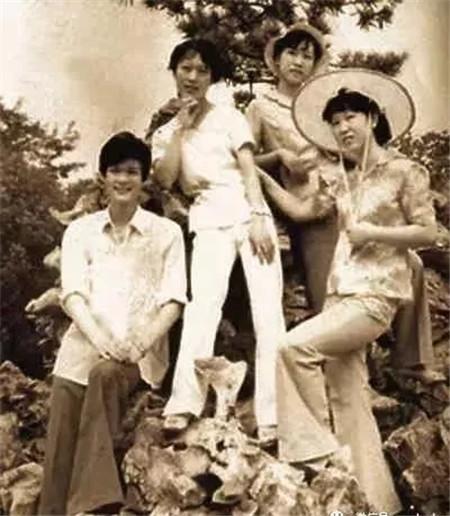 潮流服饰时尚触手可及_潮流时装设计少男服饰造型_触手衣服怎么获得