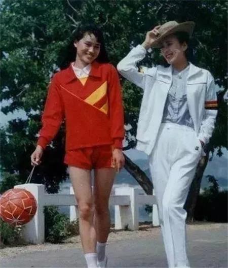 触手衣服怎么获得_潮流时装设计少男服饰造型_潮流服饰时尚触手可及