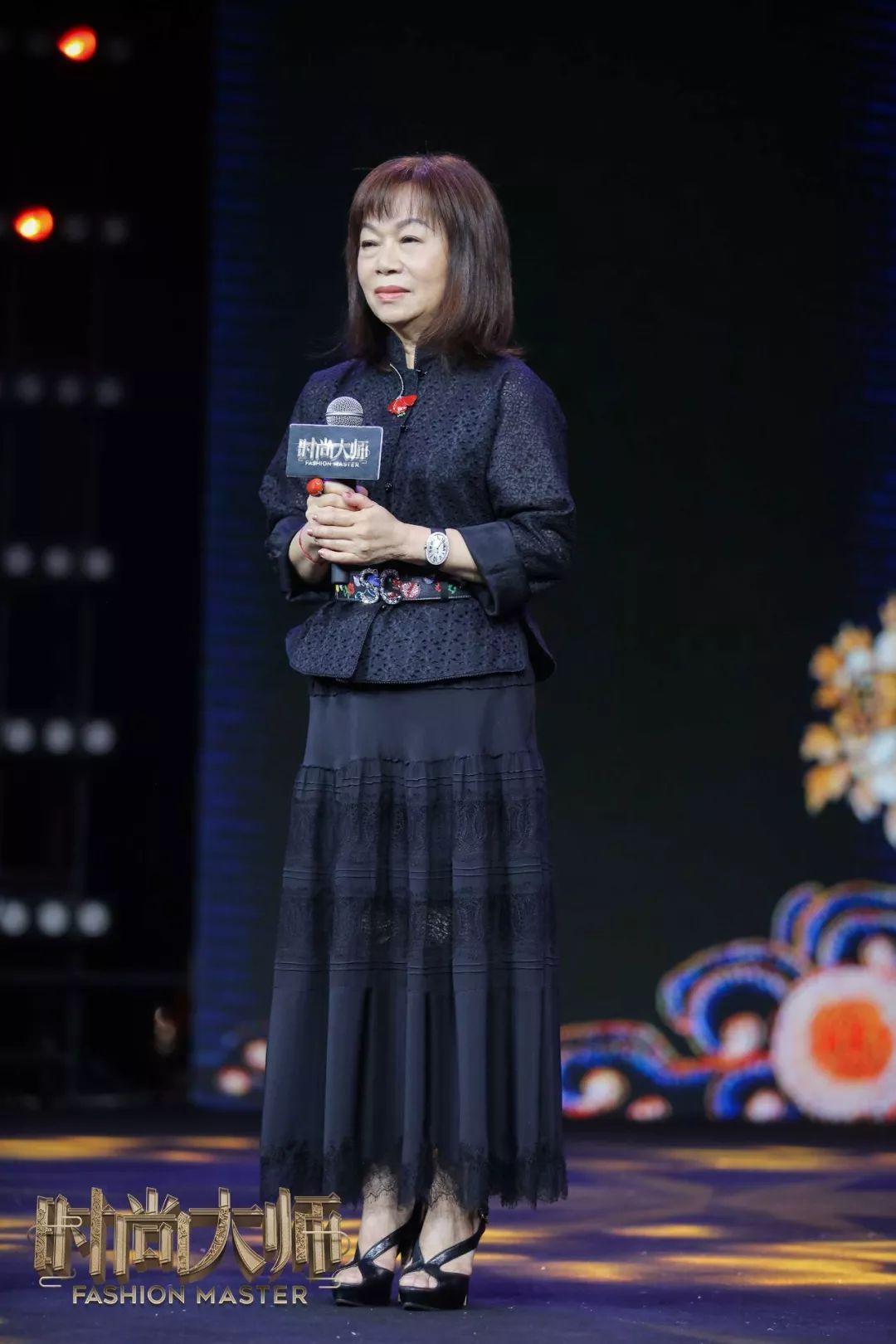 潮流时装设计少男服饰造型_潮流服饰时尚触手可及_潮流万花服饰