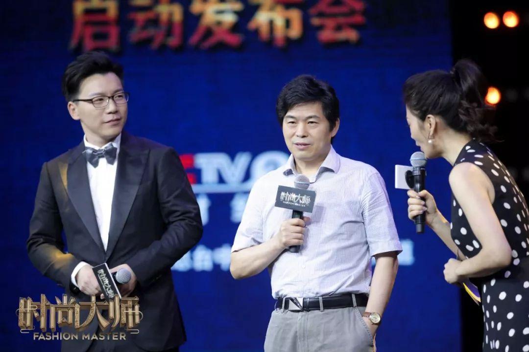 潮流万花服饰_潮流服饰时尚触手可及_潮流时装设计少男服饰造型