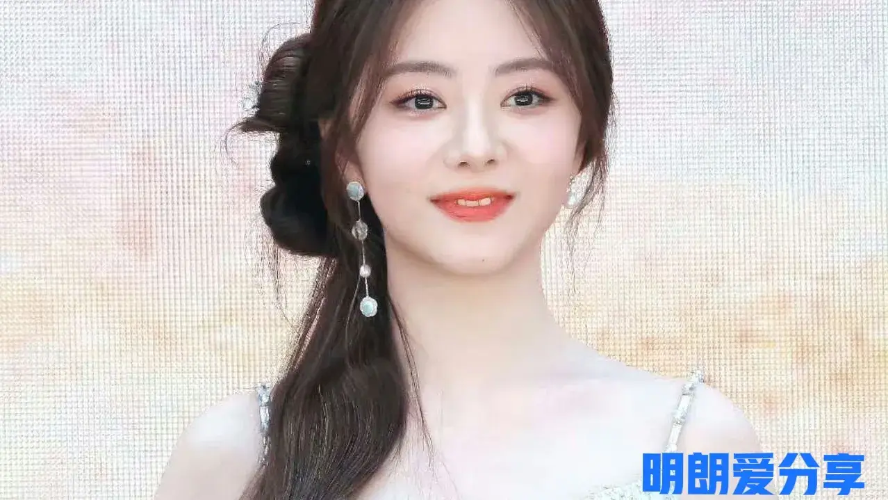 时尚盘发视频_视频时尚盘发怎么做_发型高级时尚盘发视频