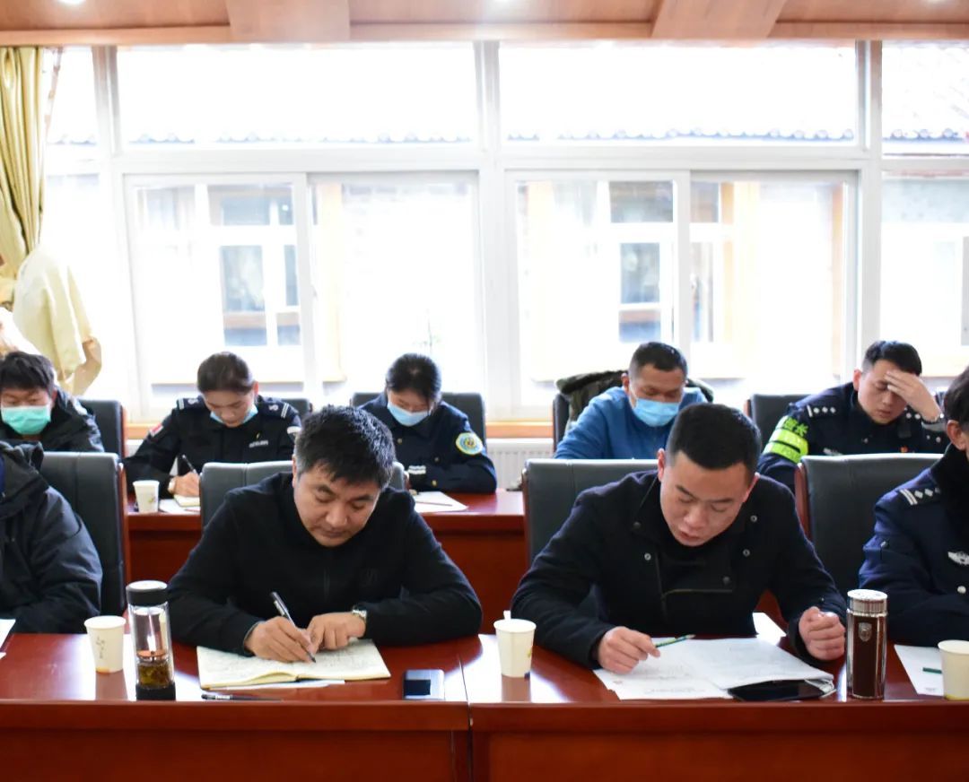 雪山攻略玉龙旅游路线_玉龙雪山了旅游攻略_玉龙雪山坑