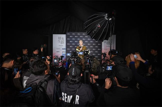 潮流服饰时尚触手可及-潮流指标服饰(图7) 潮流服饰时尚触手可及_潮流指标服饰_中国女星服饰的特点与潮流论文