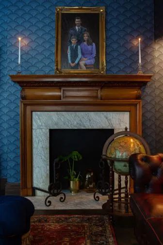 韦恩服装定制_韦恩时尚纹绣公司_韦恩时尚招聘