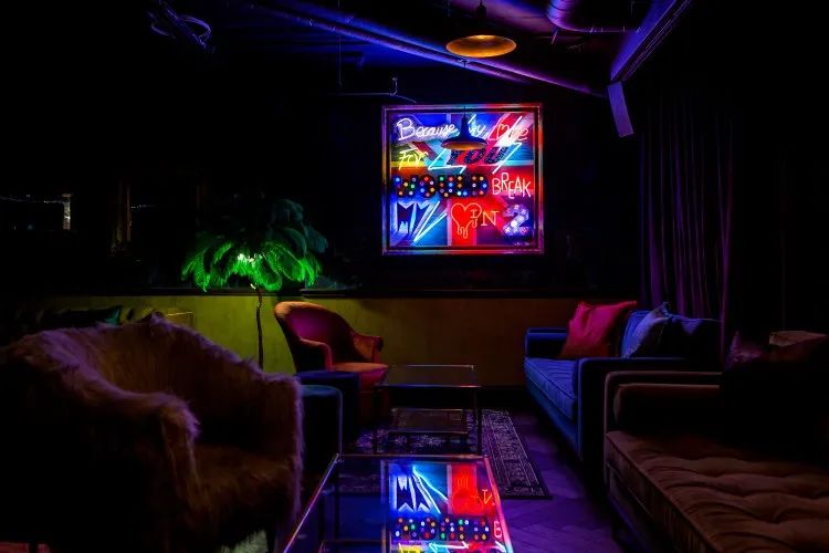 韦恩时尚招聘_韦恩服装定制_韦恩时尚纹绣公司