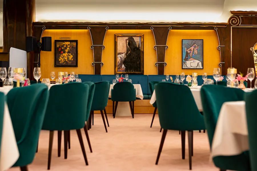 韦恩服装定制_韦恩时尚招聘_韦恩时尚纹绣公司