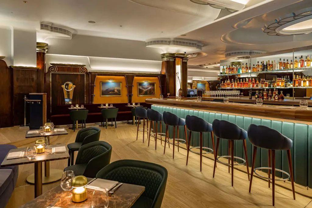 韦恩服装定制_韦恩时尚纹绣公司_韦恩时尚招聘