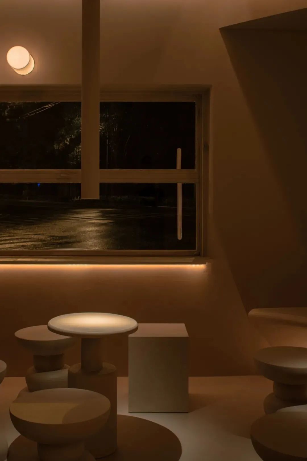 餐饮空间风格_餐饮时尚空间设计方案_时尚餐饮空间