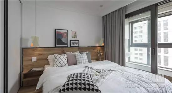 客厅时尚个性挂钟图片-2021年客厅挂钟最新款图片(图26) 客厅时尚挂画图片_客厅时尚个性挂钟图片_2021年客厅挂钟最新款图片