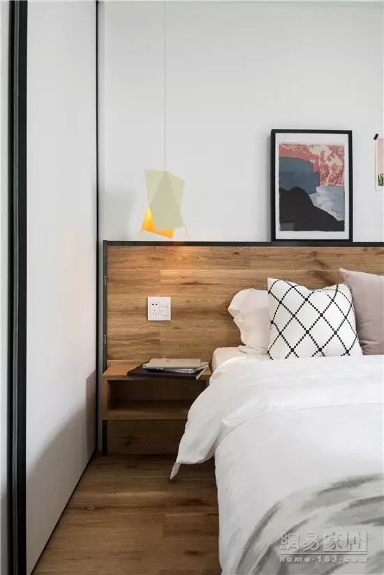 客厅时尚个性挂钟图片-2021年客厅挂钟最新款图片(图27) 客厅时尚挂画图片_2021年客厅挂钟最新款图片_客厅时尚个性挂钟图片