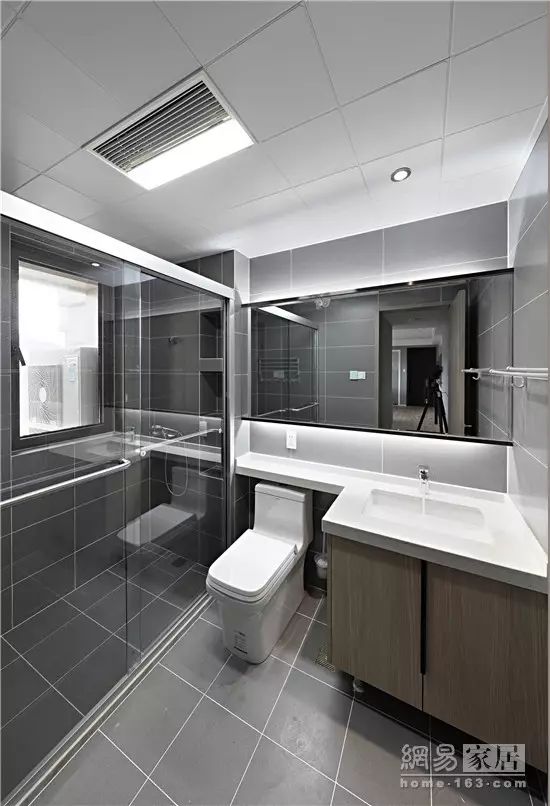 客厅时尚个性挂钟图片-2021年客厅挂钟最新款图片(图32) 2021年客厅挂钟最新款图片_客厅时尚个性挂钟图片_客厅时尚挂画图片